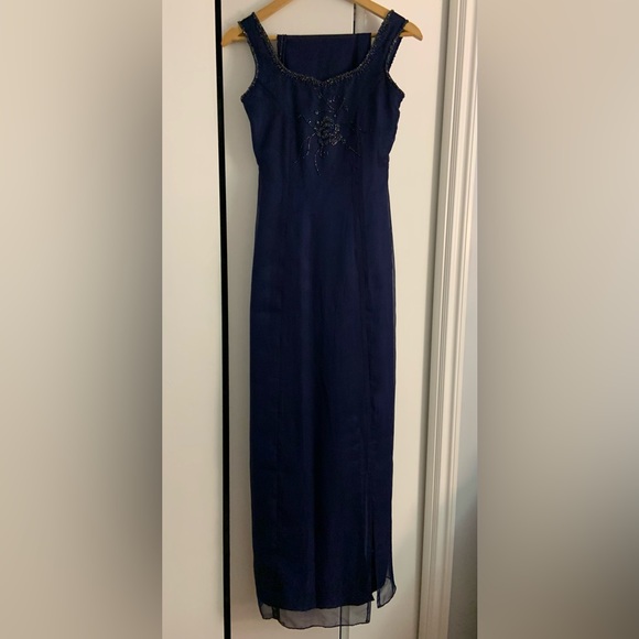 Locally designed blue dress - Picture 2 of 4